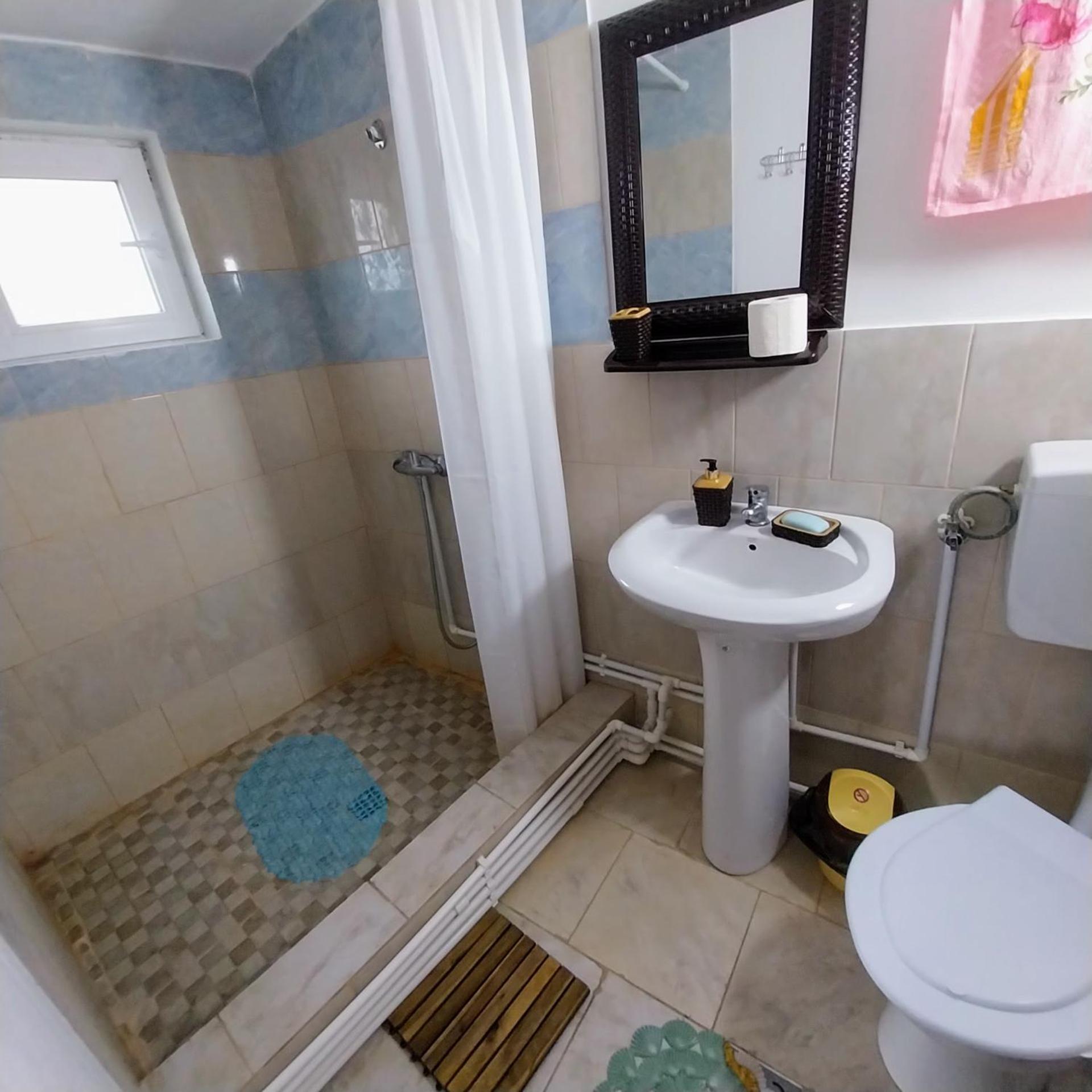 Casa Andreea Hotel Novaci-Străini Екстериор снимка