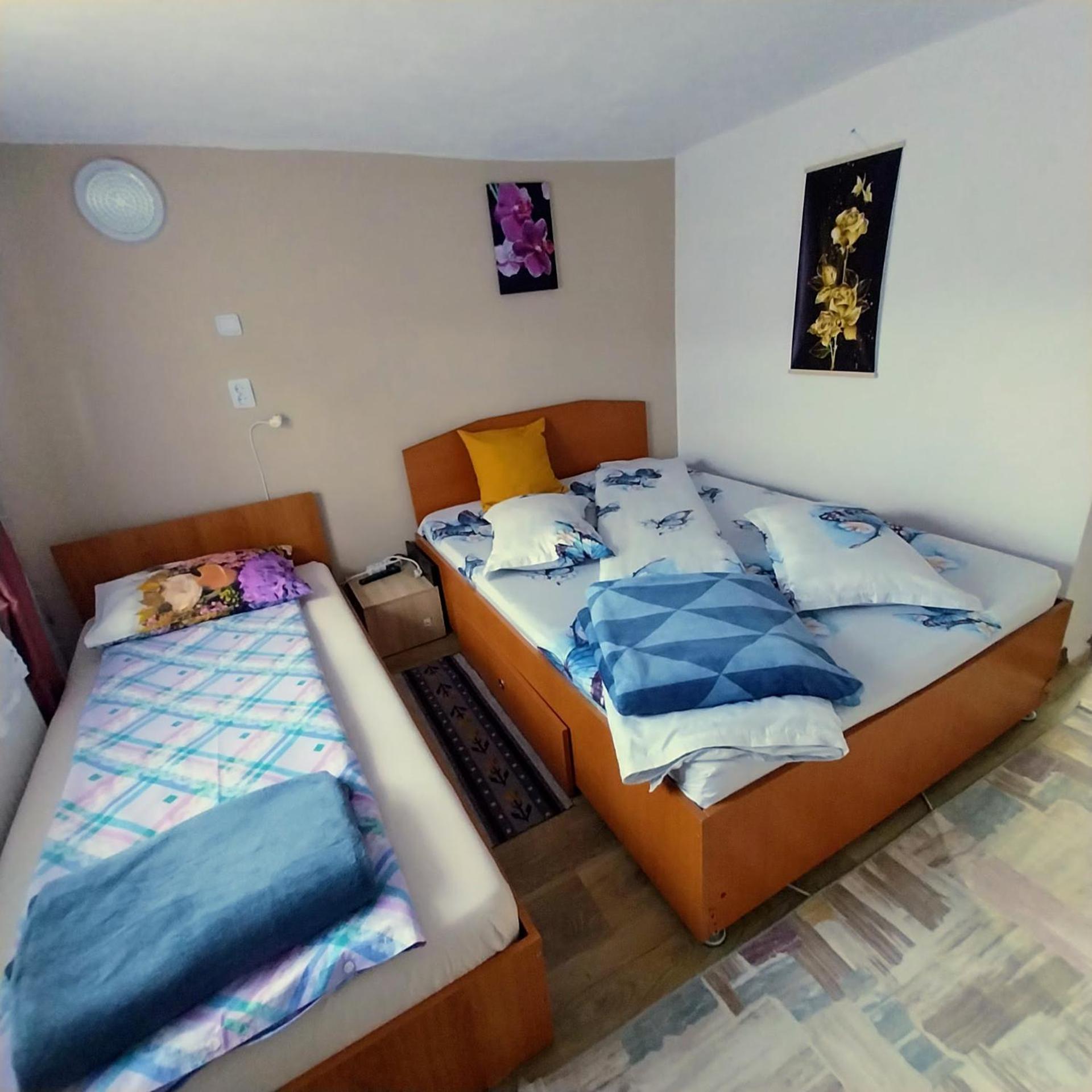 Casa Andreea Hotel Novaci-Străini Екстериор снимка