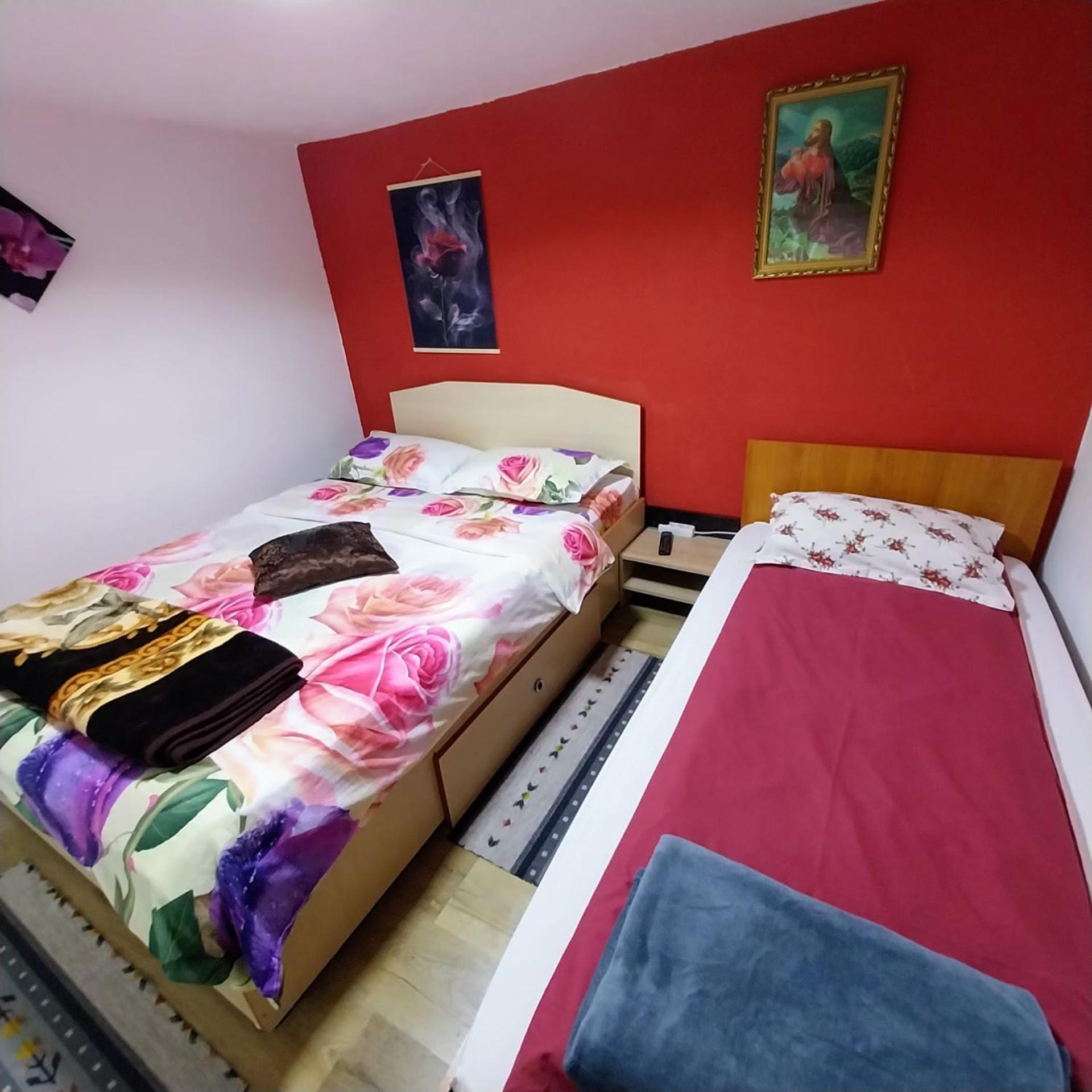 Casa Andreea Hotel Novaci-Străini Екстериор снимка
