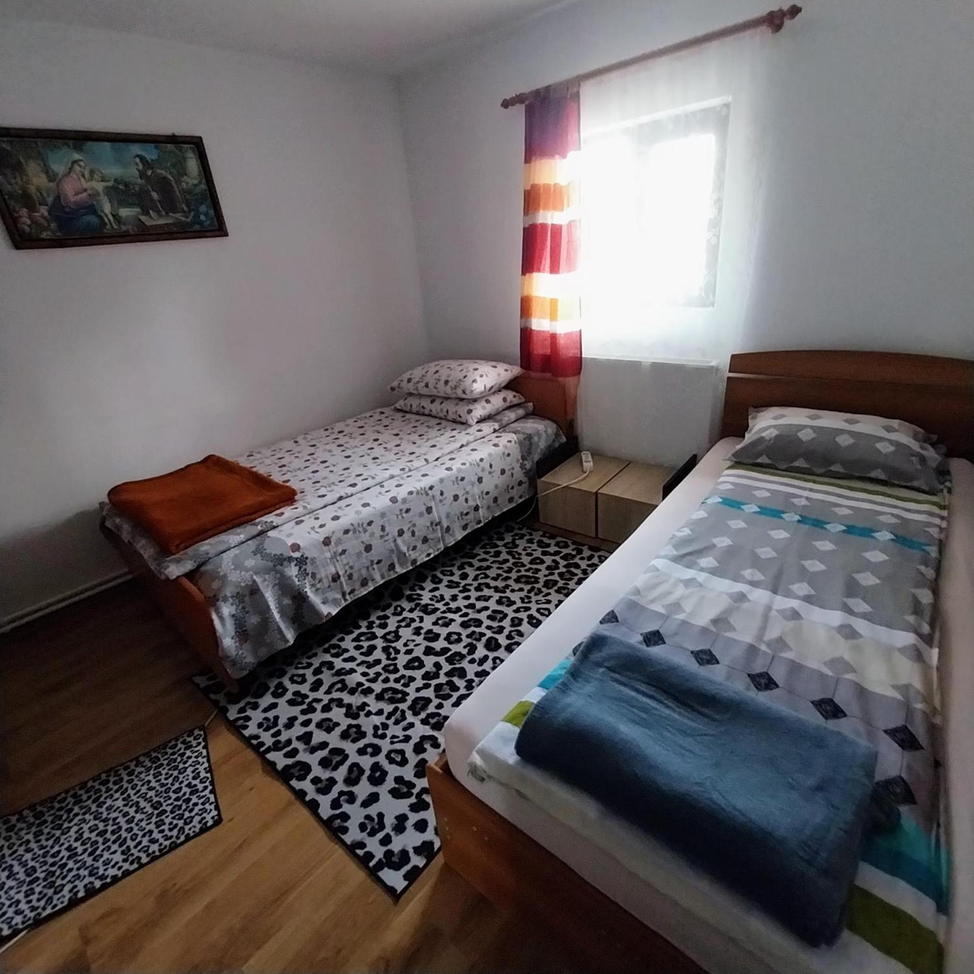 Casa Andreea Hotel Novaci-Străini Екстериор снимка